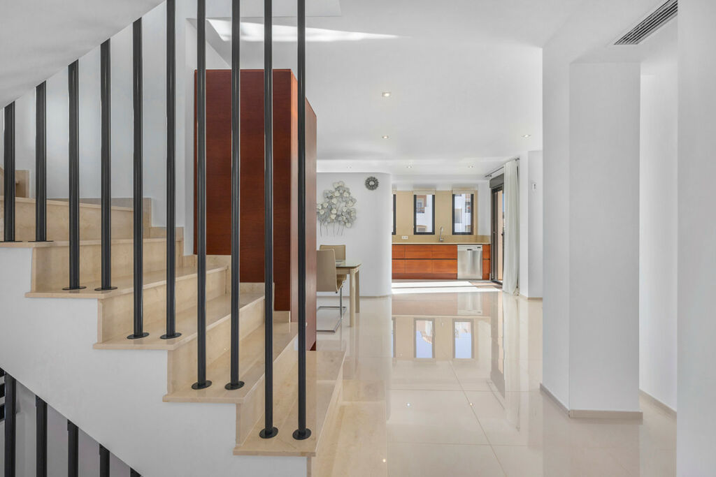 Detached Villa La Zenia Alicante - image 5