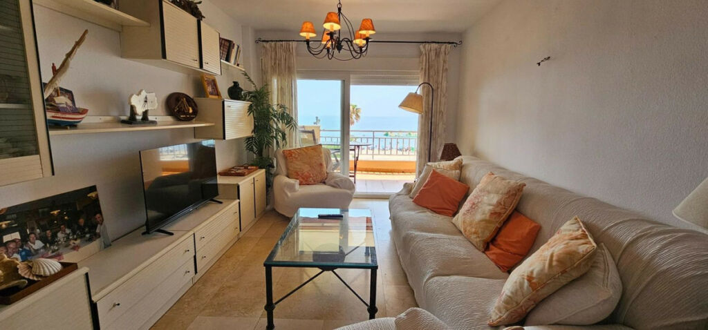 Middle Floor Apartment Los Boliches Málaga - image 5