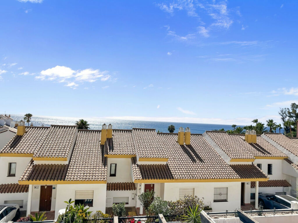 Townhouse Manilva Málaga - image 6