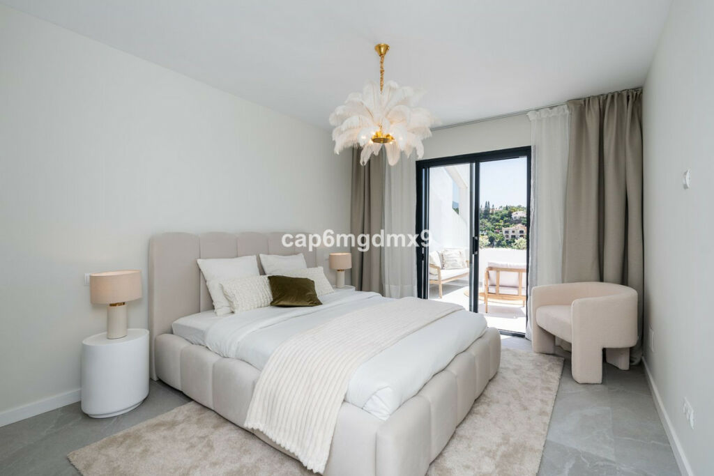 Ground Floor Apartment La Quinta Málaga - image 5