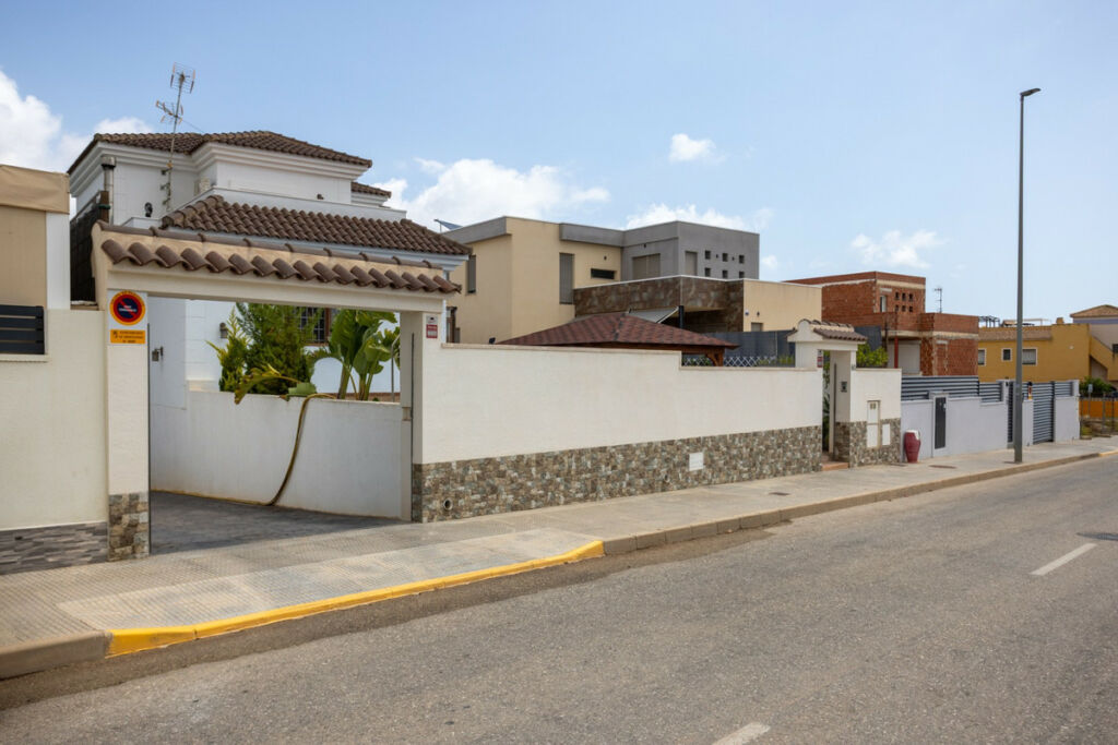 Detached Villa Los Montesinos Alicante - image 50