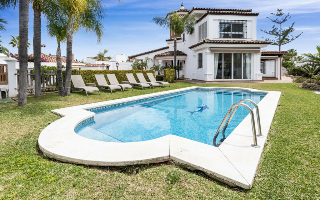 Detached Villa Las Chapas Málaga - image 50