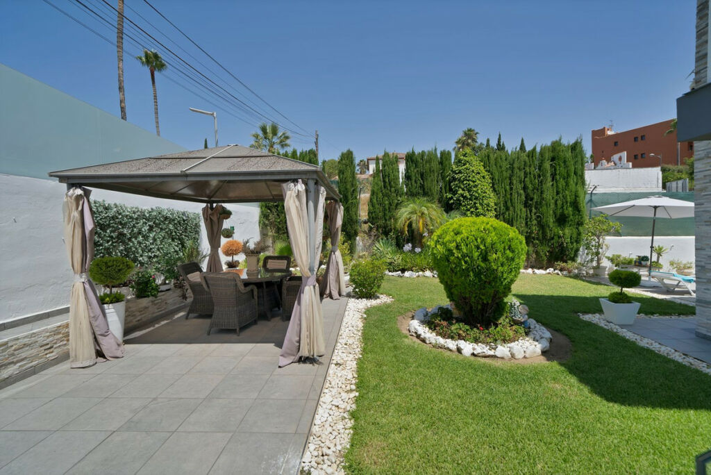 Detached Villa Estepona Málaga - image 51