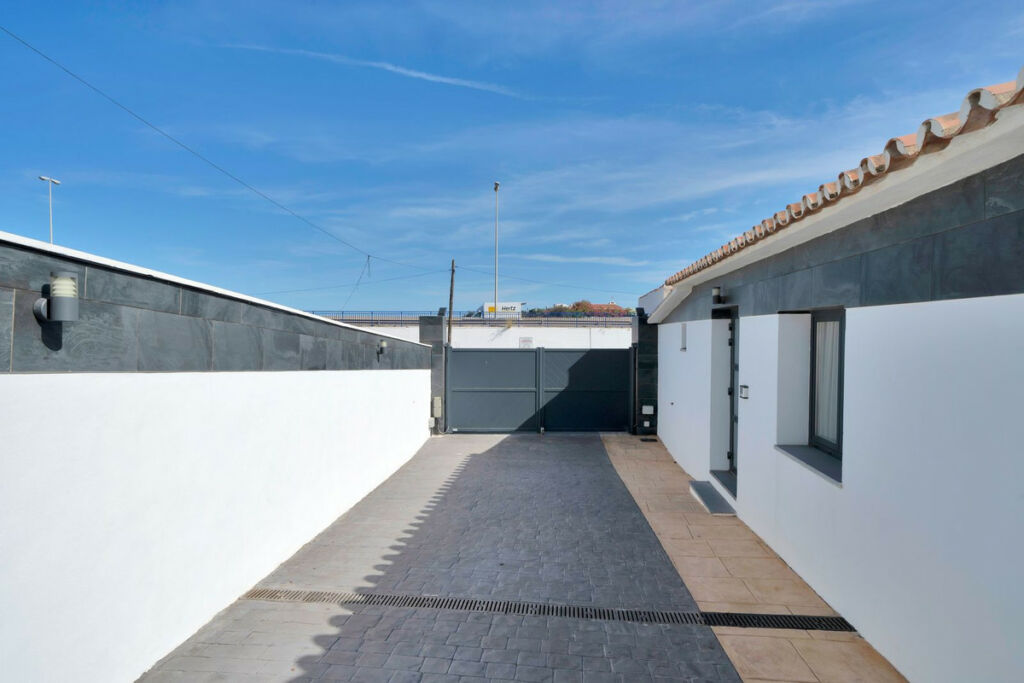 Detached Villa El Chaparral Málaga - image 53