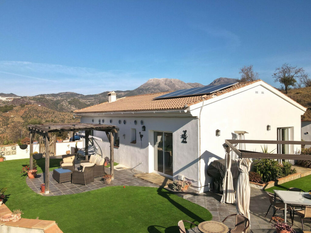 Detached Villa Tolox Málaga - image 55