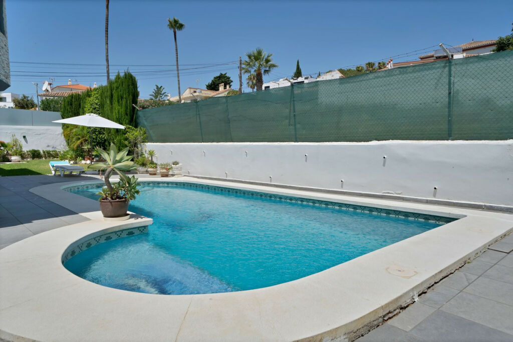 Detached Villa Estepona Málaga - image 56