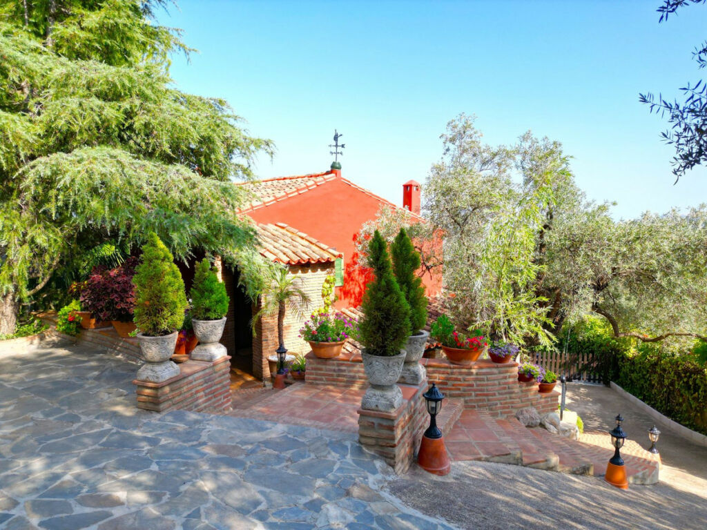 Detached Villa Riogordo Málaga - image 57