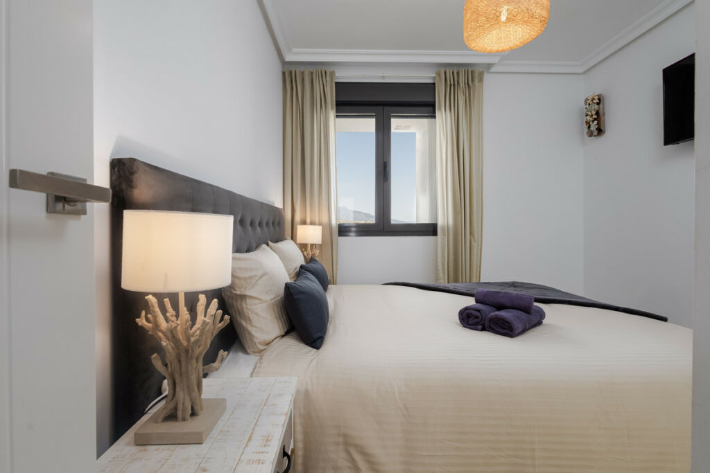 Middle Floor Apartment Estepona Málaga - image 6