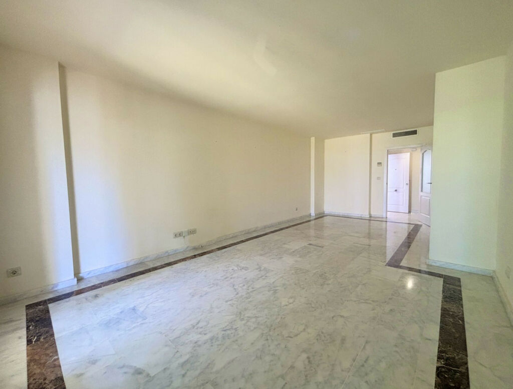Ground Floor Apartment La Alcaidesa Cádiz - image 6