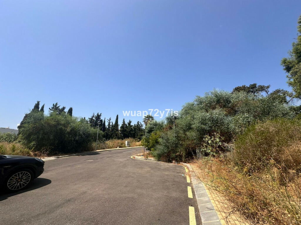 Residential Plot Estepona Málaga - image 6
