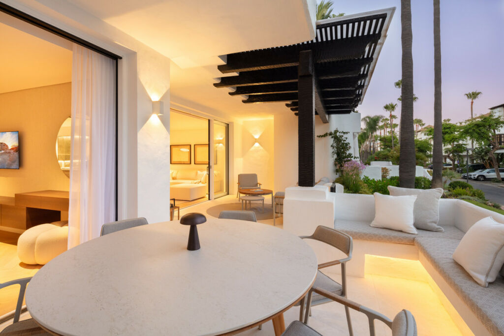 Middle Floor Apartment The Golden Mile Málaga - image 6