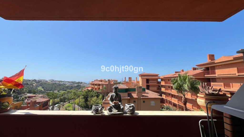 Middle Floor Apartment Reserva de Marbella Málaga - image 6