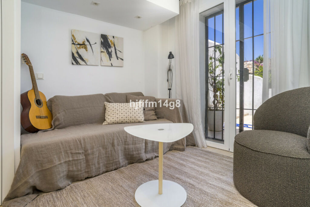 Townhouse Nueva Andalucía Málaga - image 6
