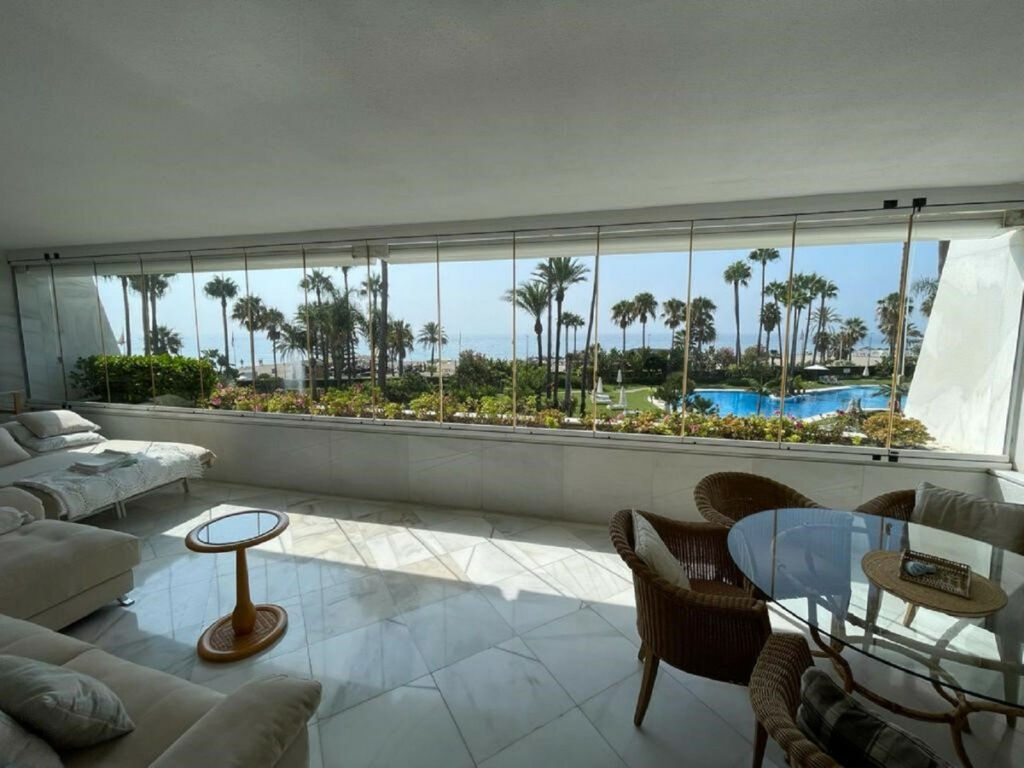 Middle Floor Apartment Puerto Banús Málaga - image 6