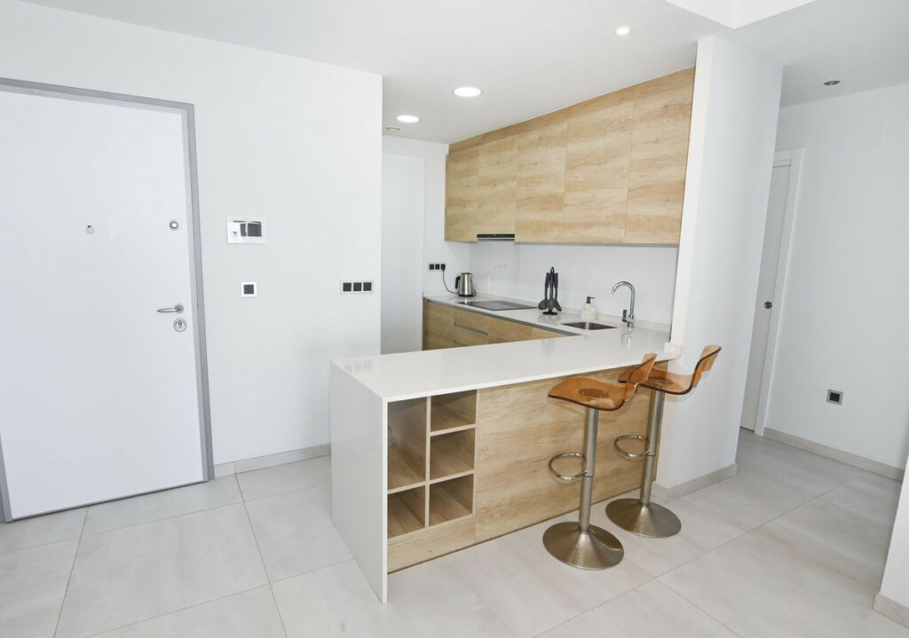 Middle Floor Apartment Benidorm Alicante - image 6