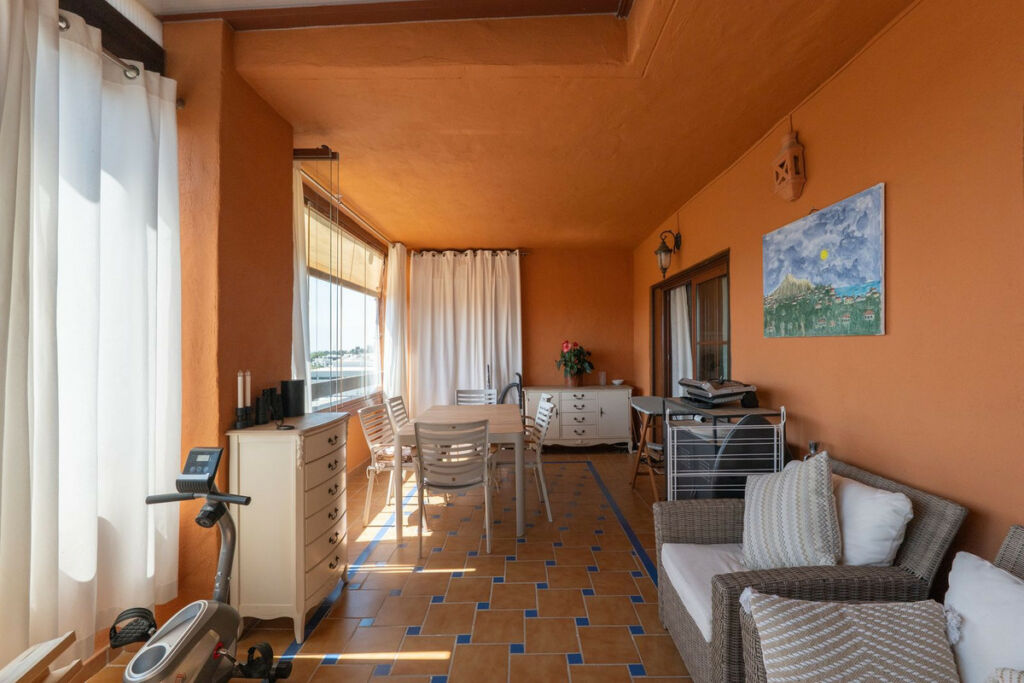 Middle Floor Apartment Benahavís Málaga - image 6