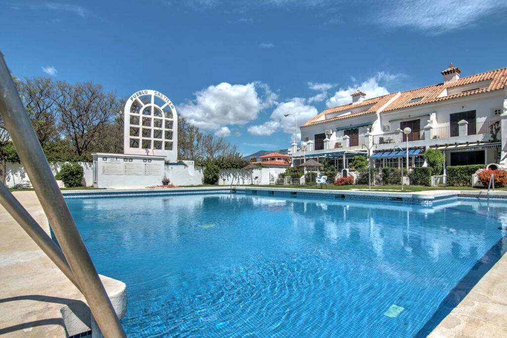 Middle Floor Apartment Fuengirola Málaga - image 6