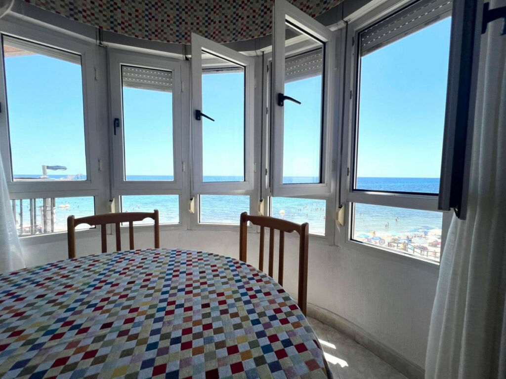 Middle Floor Apartment Playa de los Locos Alicante - image 6