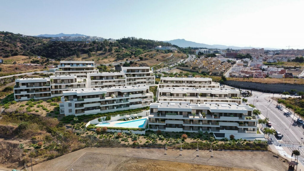 Middle Floor Apartment Estepona Málaga - image 16
