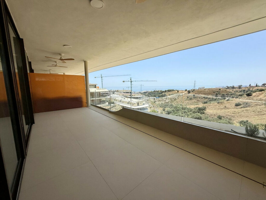 Middle Floor Apartment Higueron Málaga - image 7