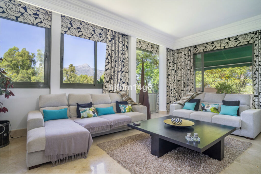 Penthouse Duplex Nueva Andalucía Málaga - image 6