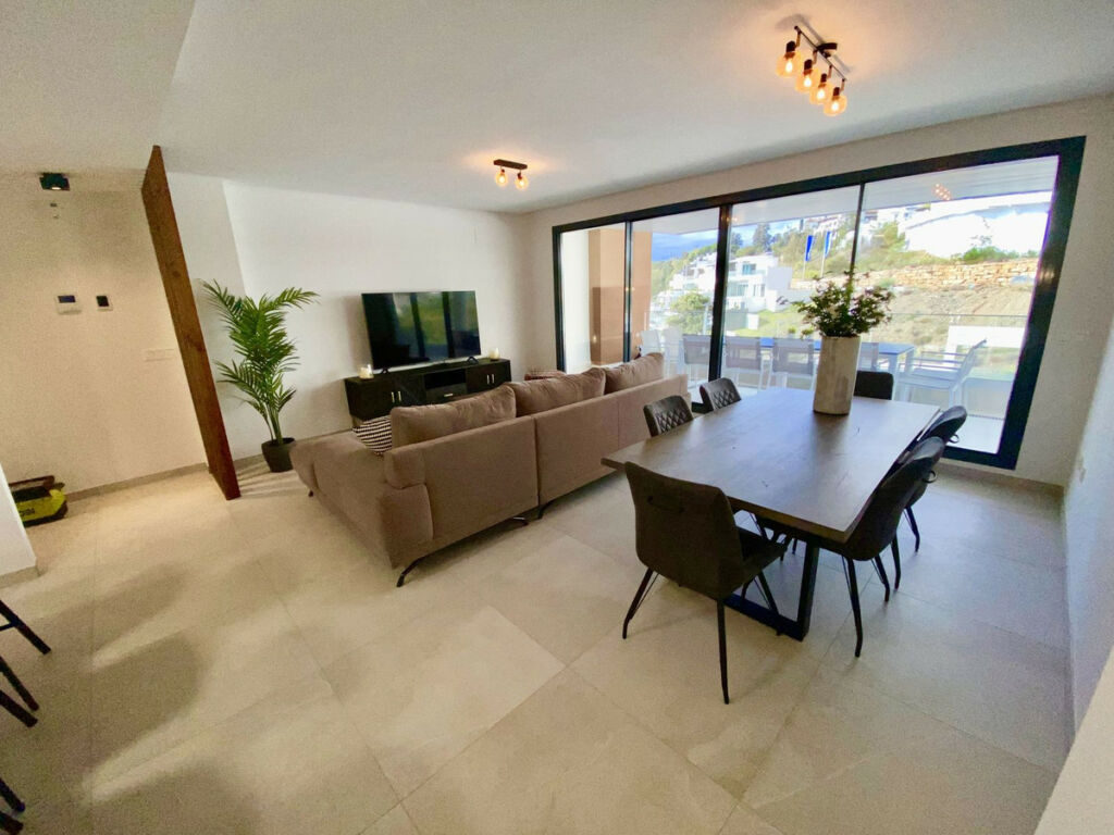 Middle Floor Apartment Benahavís Málaga - image 6