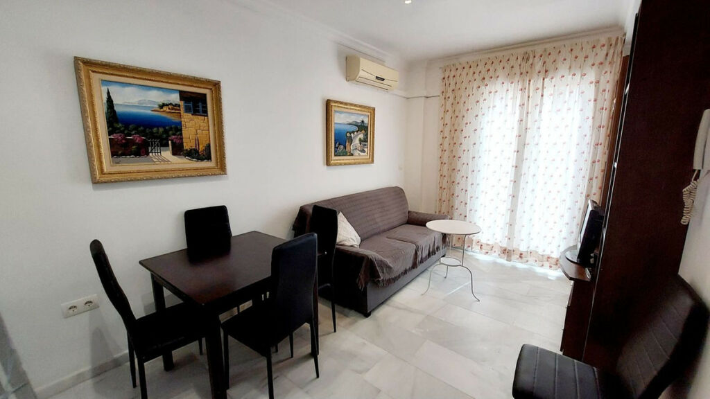 Middle Floor Apartment Fuengirola Málaga - image 6