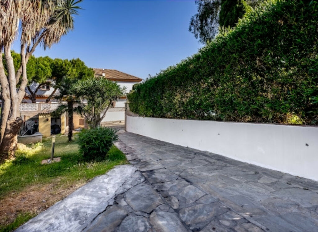 Detached Villa Marbella Málaga - image 6