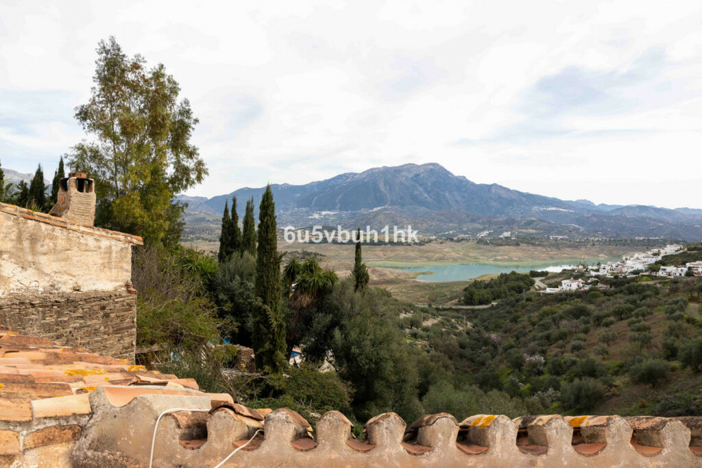 Townhouse Viñuela Málaga - image 6