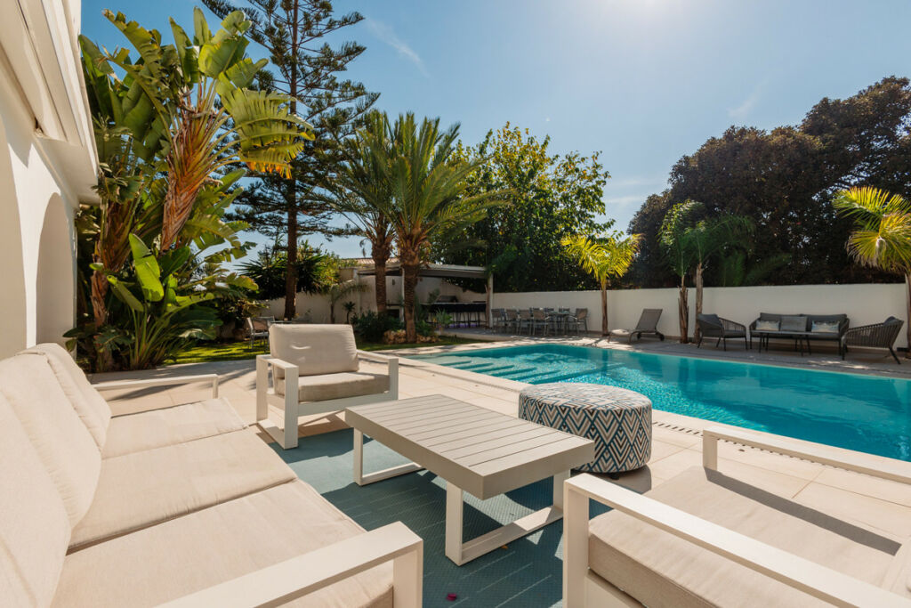 Detached Villa Costabella Málaga - image 6