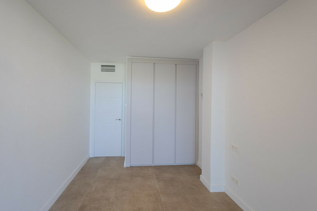 Middle Floor Apartment Nueva Andalucía Málaga - image 6