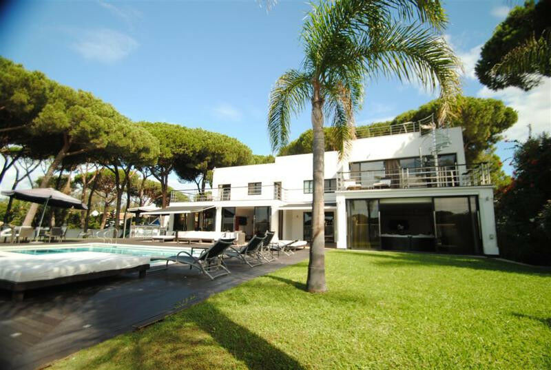 Detached Villa Cabopino Málaga - image 6