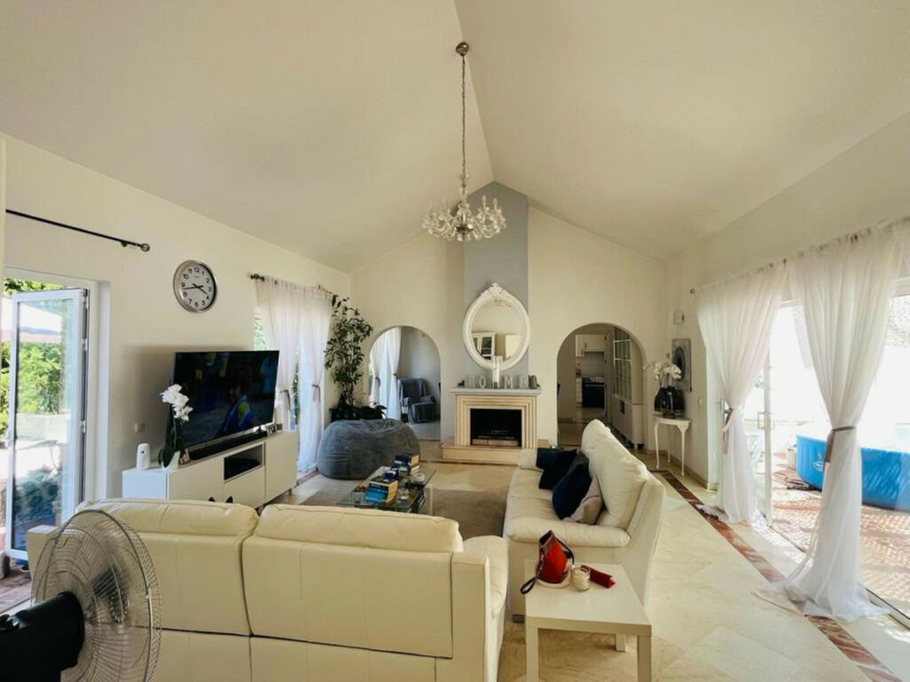 Detached Villa Sotogrande Cádiz - image 6