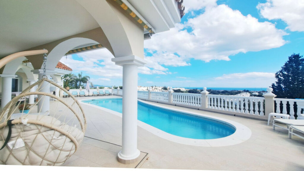 Detached Villa La Quinta Málaga - image 6