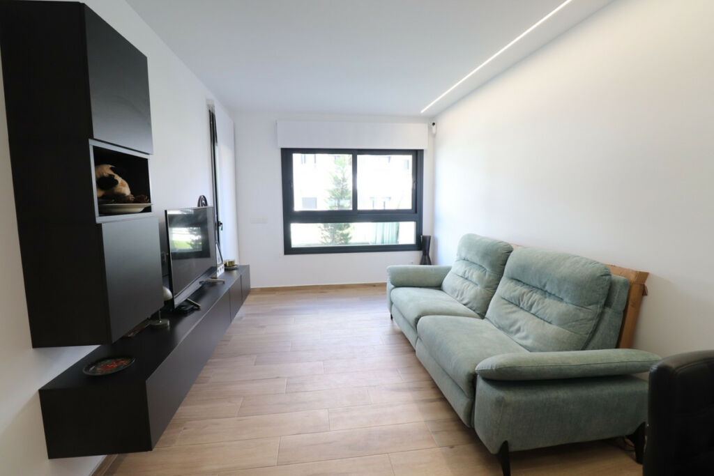 Ground Floor Apartment Villamartin Alicante - image 6