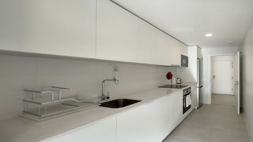 Top Floor Apartment Nueva Andalucía Málaga - image 6