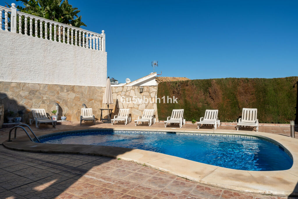 Detached Villa Fuengirola Málaga - image 6
