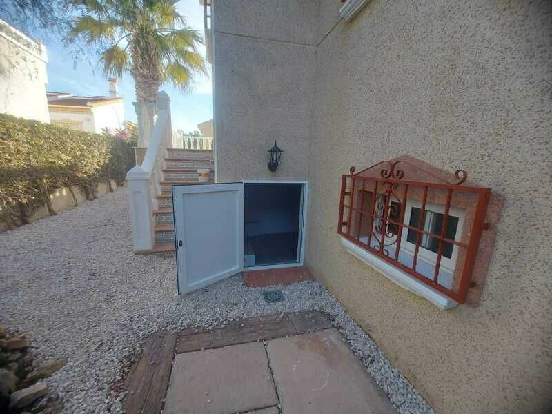 Detached Villa Algorfa Alicante - image 7