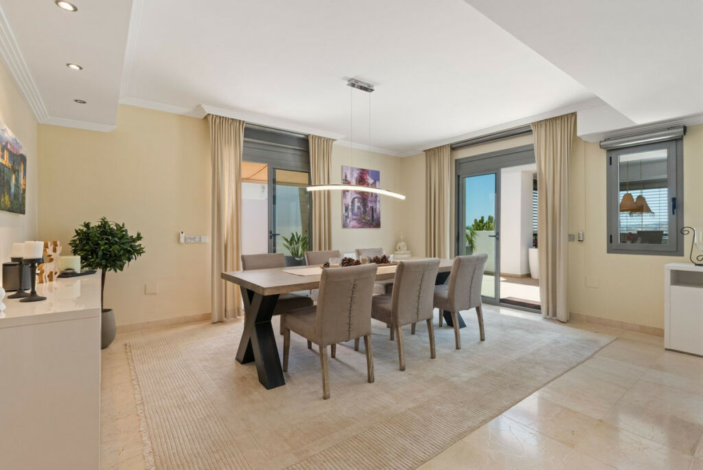 Penthouse Los Flamingos Málaga - image 6