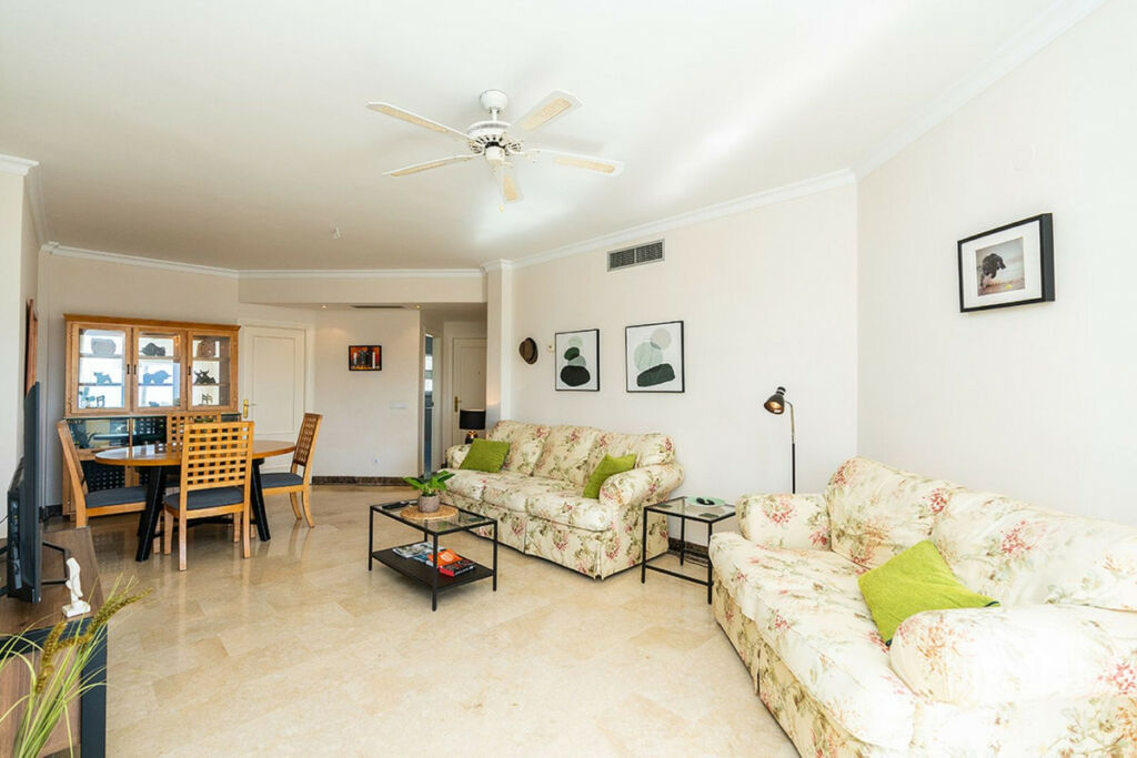 Middle Floor Apartment Bel Air Málaga - image 6