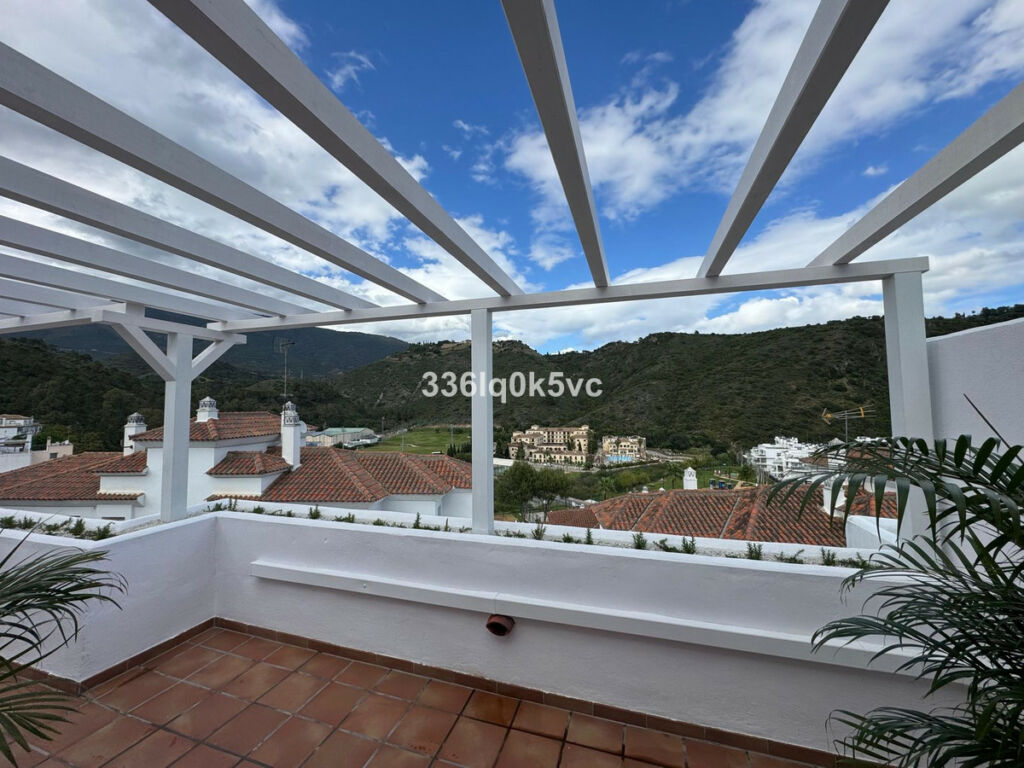 Top Floor Apartment Benahavís Málaga - image 6