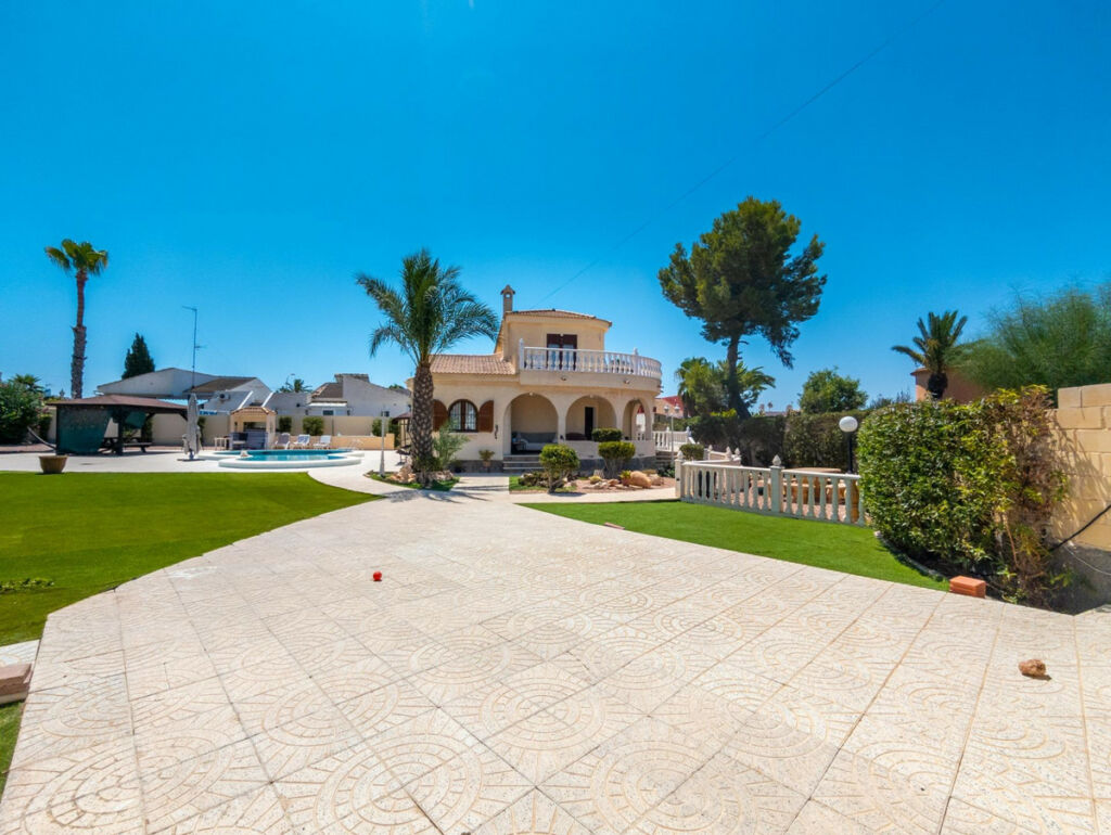 Detached Villa La Siesta Alicante - image 6