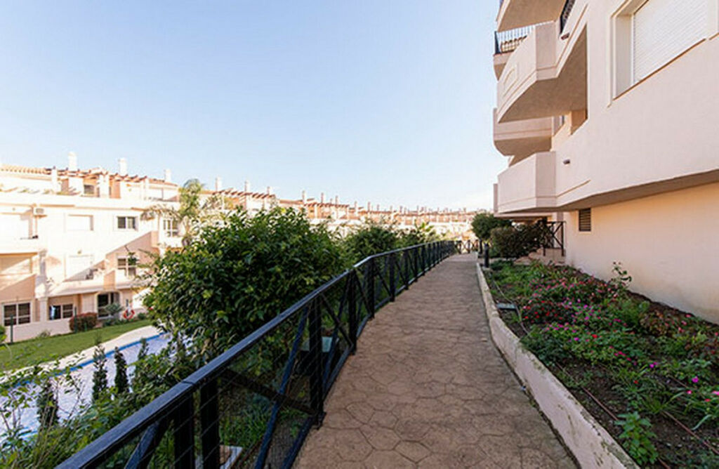 Duplex La Duquesa Málaga - image 6