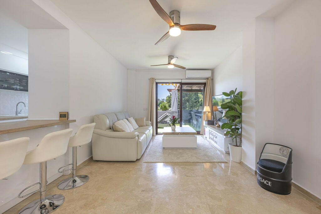 Middle Floor Apartment The Golden Mile Málaga - image 6