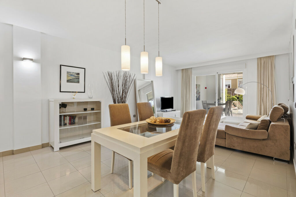 Ground Floor Apartment Estepona Málaga - image 5