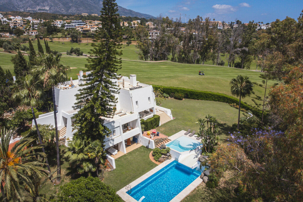 Detached Villa Nueva Andalucía Málaga - image 6