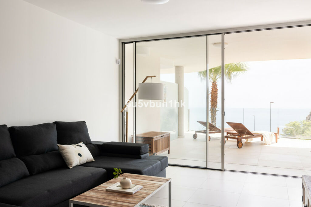Ground Floor Apartment La Capellania Málaga - image 6