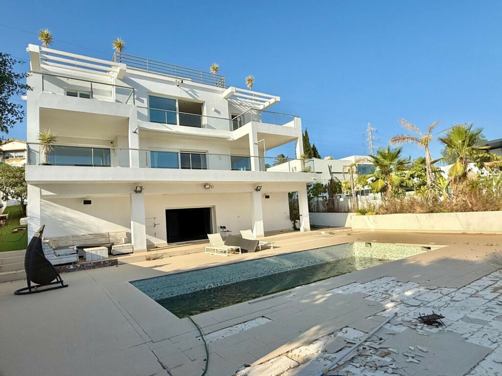 Detached Villa El Rosario Málaga - image 6
