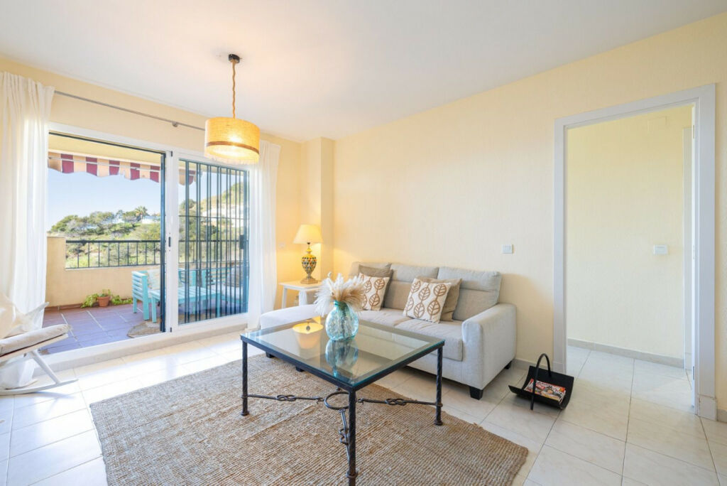Middle Floor Apartment Riviera del Sol Málaga - image 6