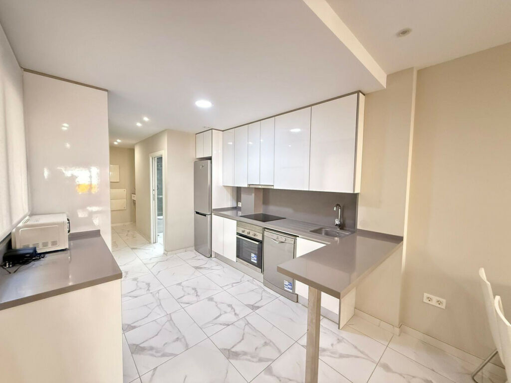 Middle Floor Apartment La Mata Alicante - image 6